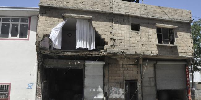 Gaziantep'te bina çöktü: Yaralılar var