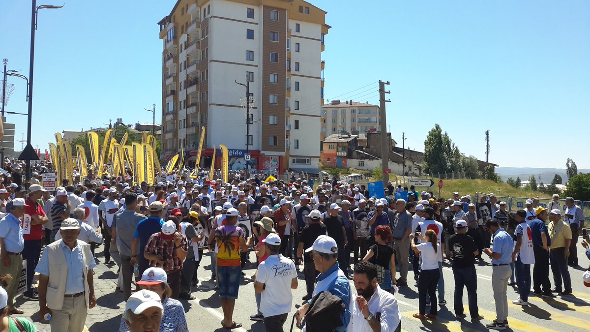 Sivas'ta binlerce kişinin katılımıyla Madımak eylemi