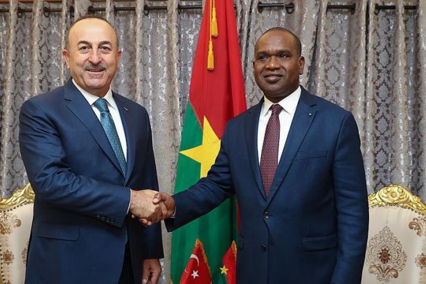 Dışişleri Bakanı Çavuşoğlu: 15 Temmuz darbe girişimini en iyi anlayan ülkelerden biri Burkina Faso