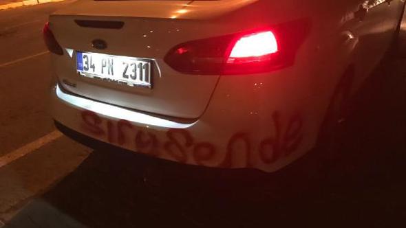 İstanbul'da CHP ilçe başkanına tehdit: Aracının lastiği kesildi, tamponuna 'Sıra sende' yazıldı