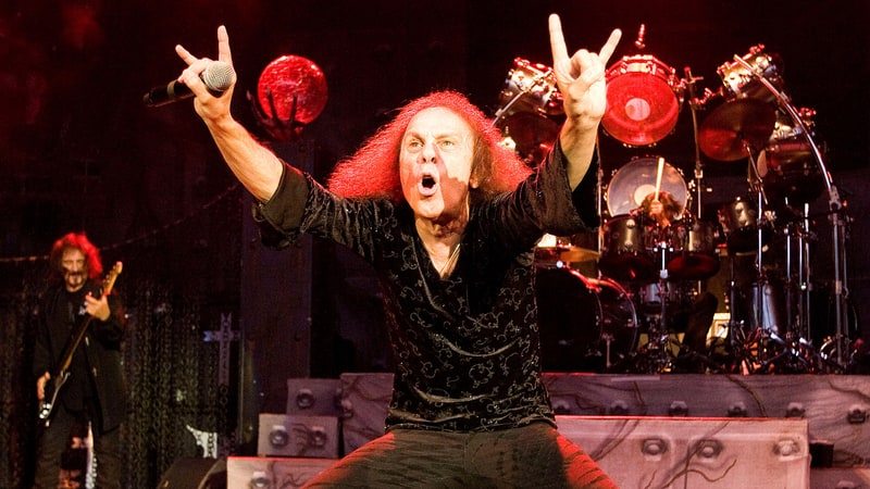 2010 yılında ölen Ronnie James Dio dünya turuna çıkmaya hazırlanıyor