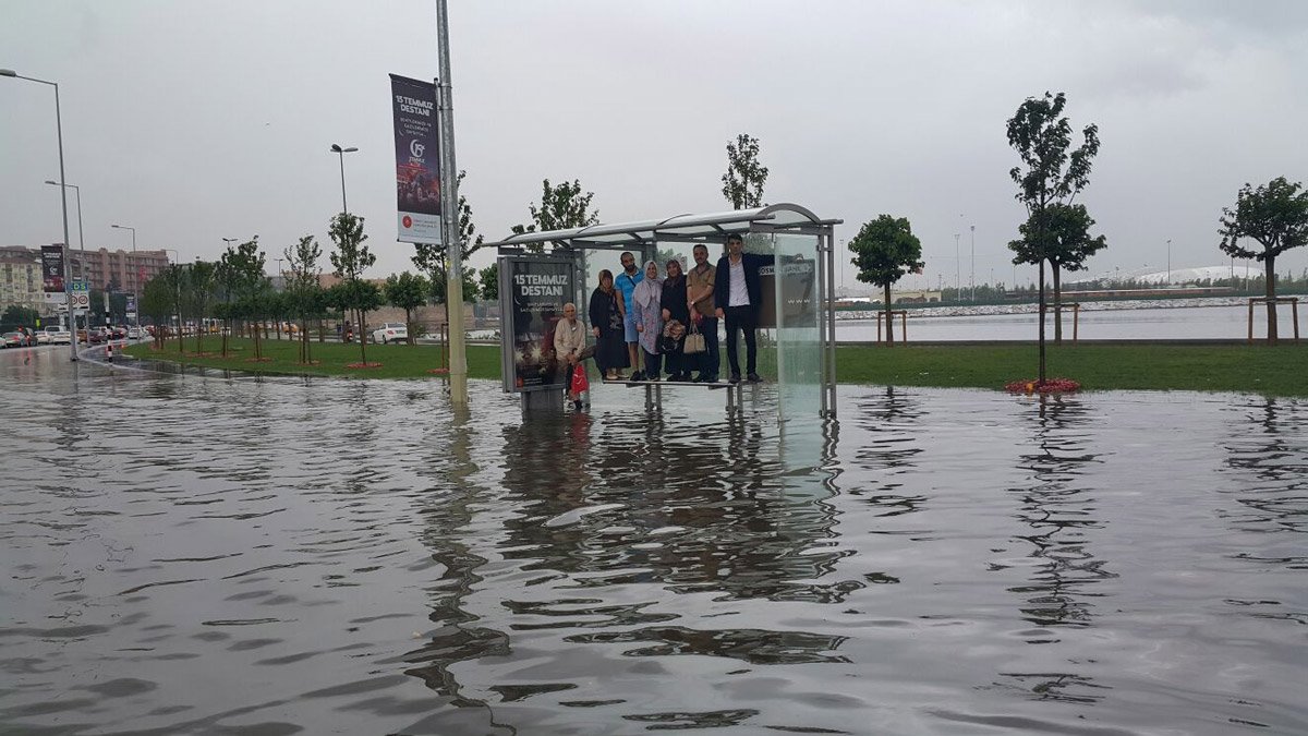 Aynı manzaralar olmasın: İstanbul'a ani yağış ve sel uyarısı