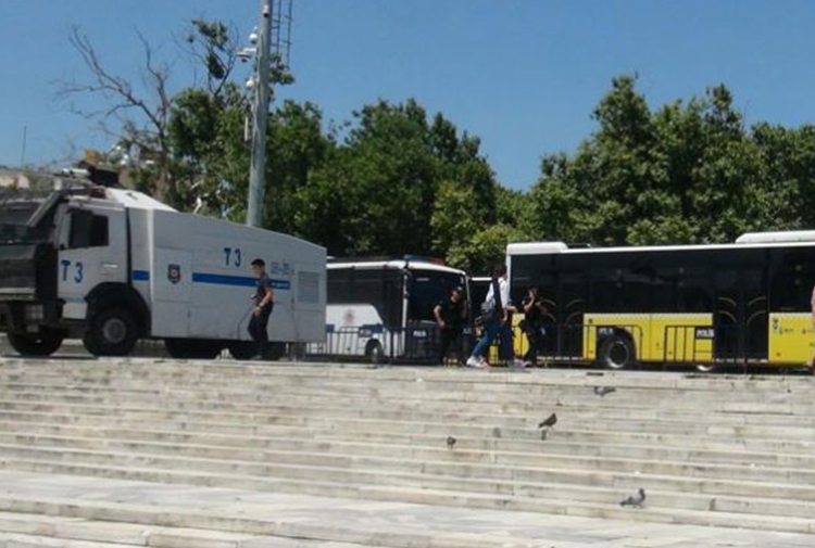 Trans Onur Yürüyüşü öncesi Gezi Parkı'nda polis ablukası