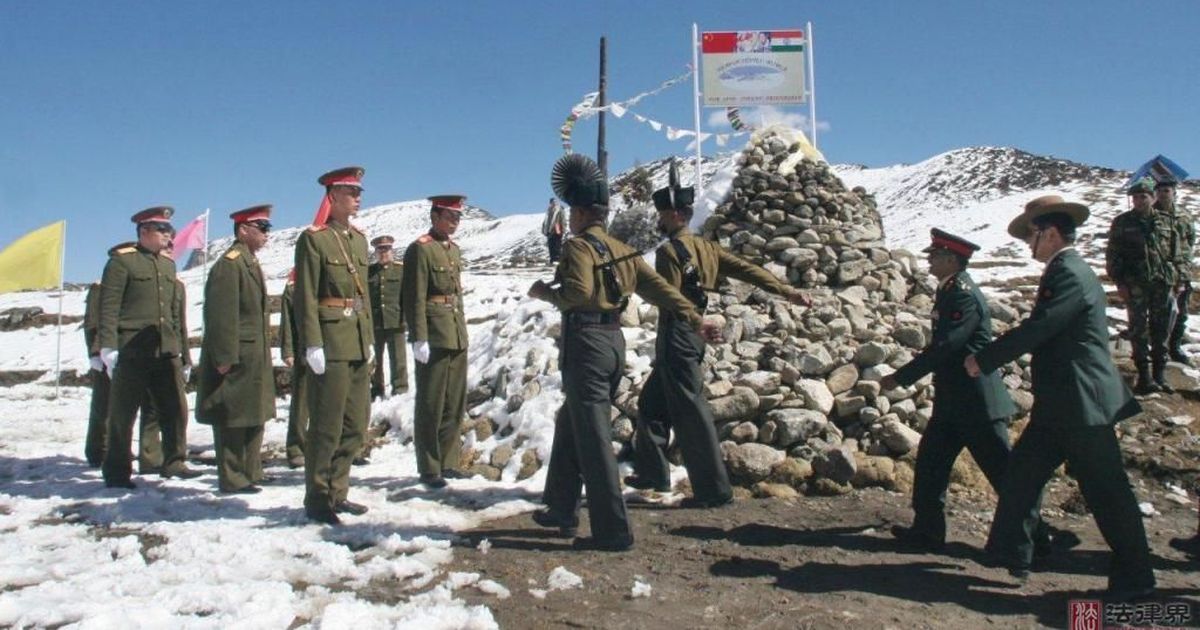 Askerlerin sınırda beklediği Çin-Hindistan gerginliğinde taraflardan çelişkili açıklamalar