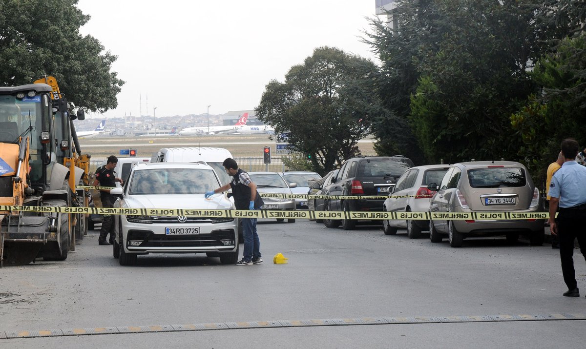Bakırköy'de büyük soygun: Güvenlikçiyi vurup kaçtılar