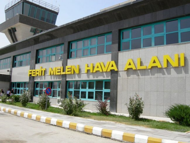 Van Ferit Melen Havalimanı'nda yangın çıktı, uçuşlar ertelendi