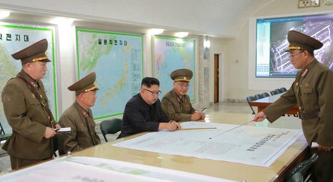 Kim Jong Un Guam yakınlarına fırlatılması planlanan füze hakkında bilgilendirildi