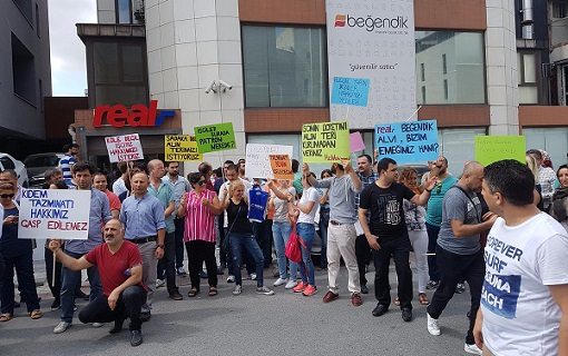 İstanbul'da kayyım atanan Real çalışanları eylemde!