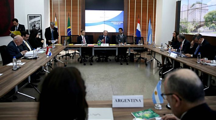Venezuela'nın Güney Amerika Ortak Pazarı üyeliği askıya alındı