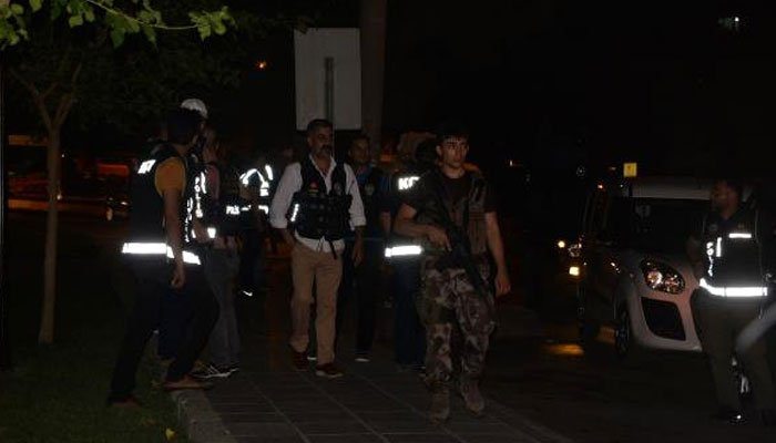 İstanbul'da kafede silahlı çatışma: 1 ölü, 1 yaralı