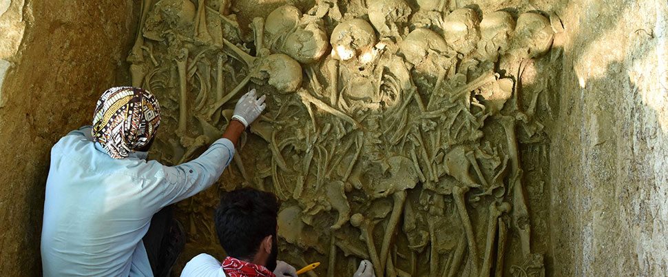 Çanakkale’de yapılan kazıda yaklaşık 3 bin yıllık biberon ortaya çıkarıldı