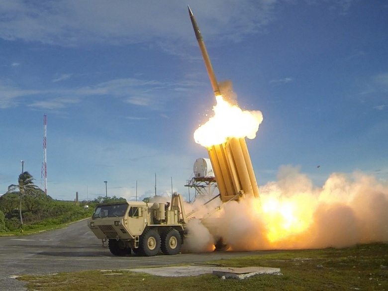 THAAD füze savunma sistemi Güney Kore'de konuşlandırıldı