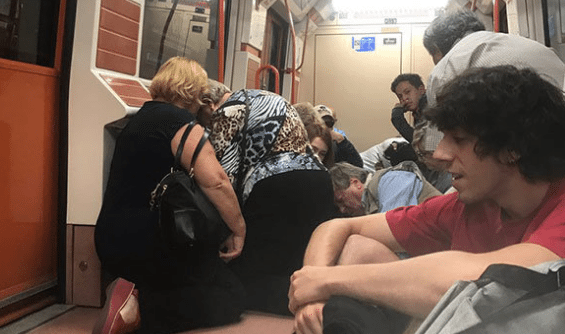 Madrid metrosunda silah sesleri