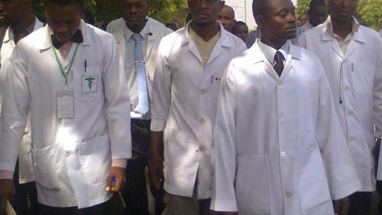 Nijerya’da doktorlar süresiz greve gitme kararı aldı