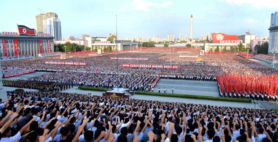 Pyongyang'da ABD emperyalizmine karşı dev miting
