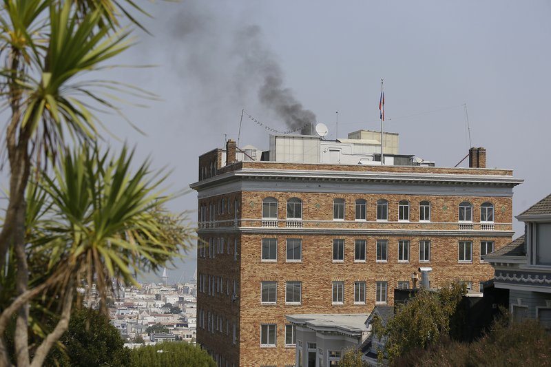 ABD kapıları kırdı, San Francisco'daki Rusya Konsolosluğu'na girdi