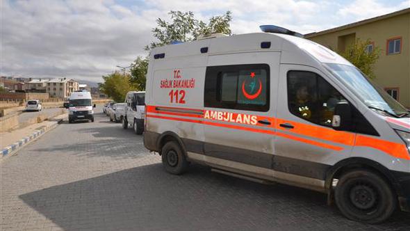 Hakkari'de patlama: 4 asker hayatını kaybetti, 4 asker yaralı