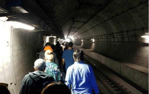 VİDEO | Marmaray bozuldu, yolcular tünelde yürüdü!