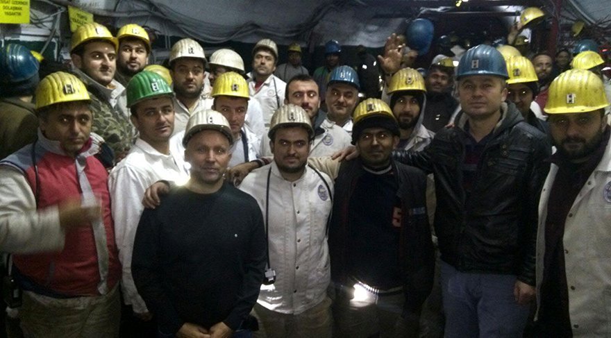 Maden işçileri tüm vardiyalarda eylemde: Polis giriş çıkışları yasakladı