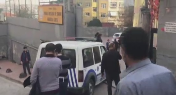 İstanbul'da bir lise öğrencisi okulun penceresinden atlayarak hayatına son verdi