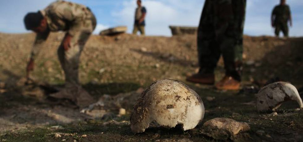 Irak'ta içinde 400 kişinin olduğu toplu mezarlar bulundu