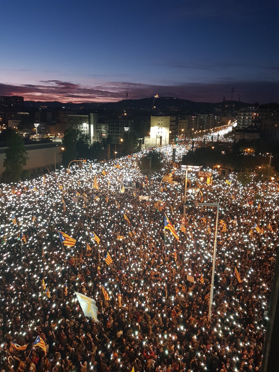 Katalonya'da bağımsızlık yanlıları yürüyüş düzenledi