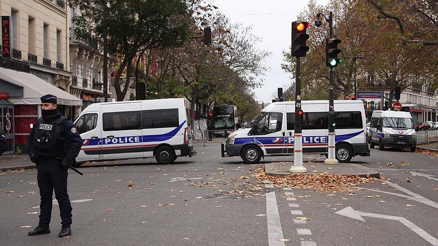 Paris'te ırkçıların gösterisi yasaklandı: 15 gözaltı var