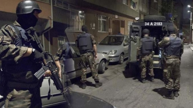 Polisten evlere HTŞ baskını: Gözaltılar var