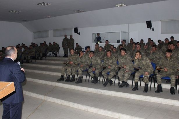 İşsizlik çığ gibi büyüyor: Askerlere iş arama eğitimi verildi