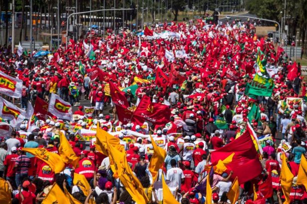 Brezilya'da emeğe saldırı yasasına karşı genel grev kararı