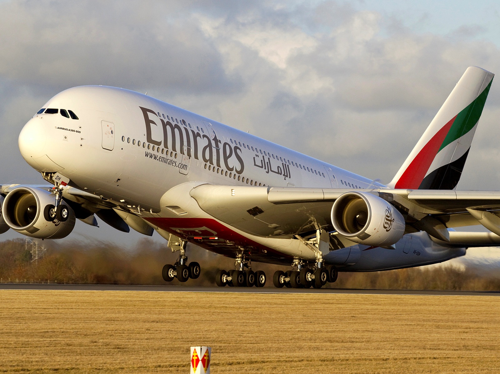 Emirates havayolu uçakları Tunus'a inemeyecek!