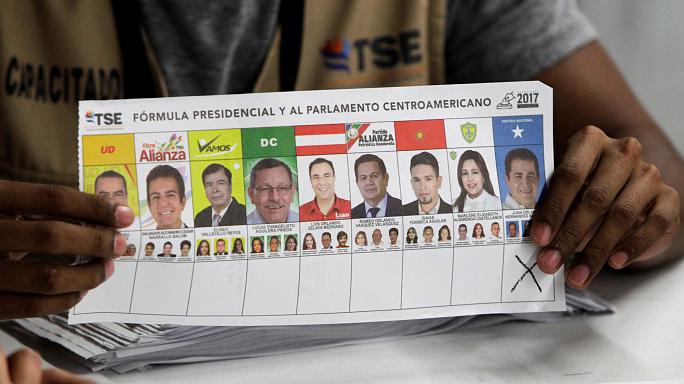 Honduras Devlet Başkanı Hernandez hileyle seçimi kazandı