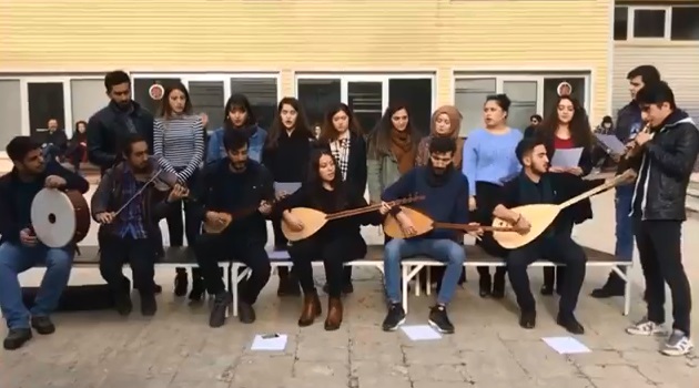 VİDEO | Müziğe 'haram' diyen gericiliğe bir cevap da Kocaeli Üniversitesi öğrencilerinden