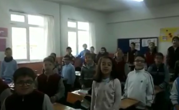 VİDEO | O görüntüler 'münferit' değil: Okullarda 'İslam yeminleri' yayılıyor!