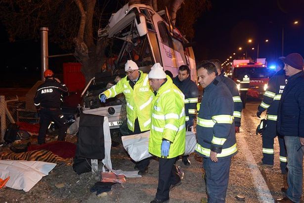 Eskişehir'de korkunç kaza: Çok sayıda ölü ve yaralı var