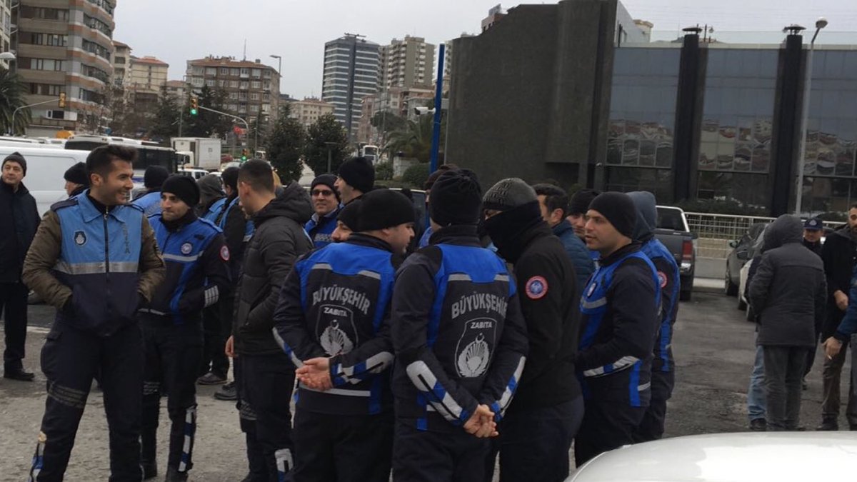 İBB Kadıköy Belediyesi'nin otoparkına el koydu