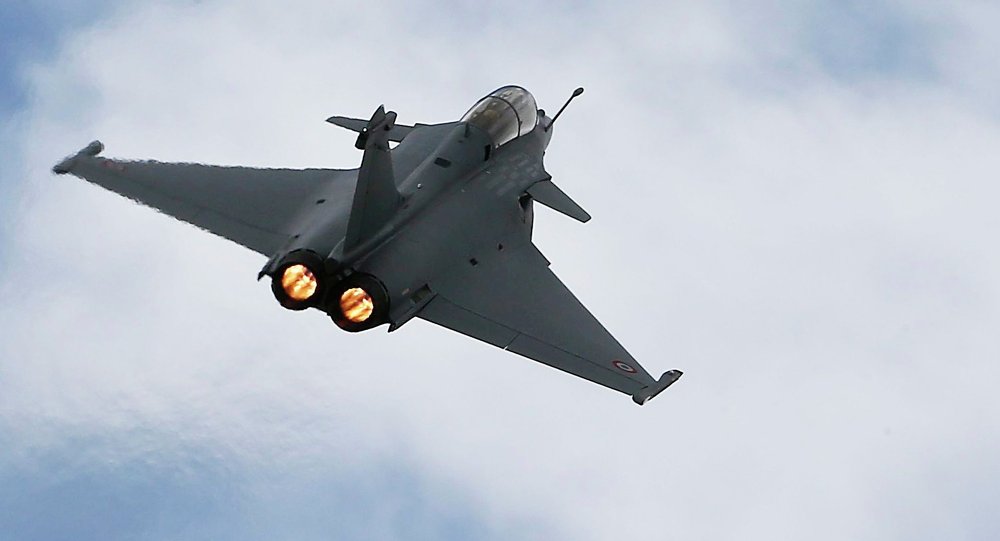 BAE: Katar savaş jetleri yolcu uçağına müdahale etti