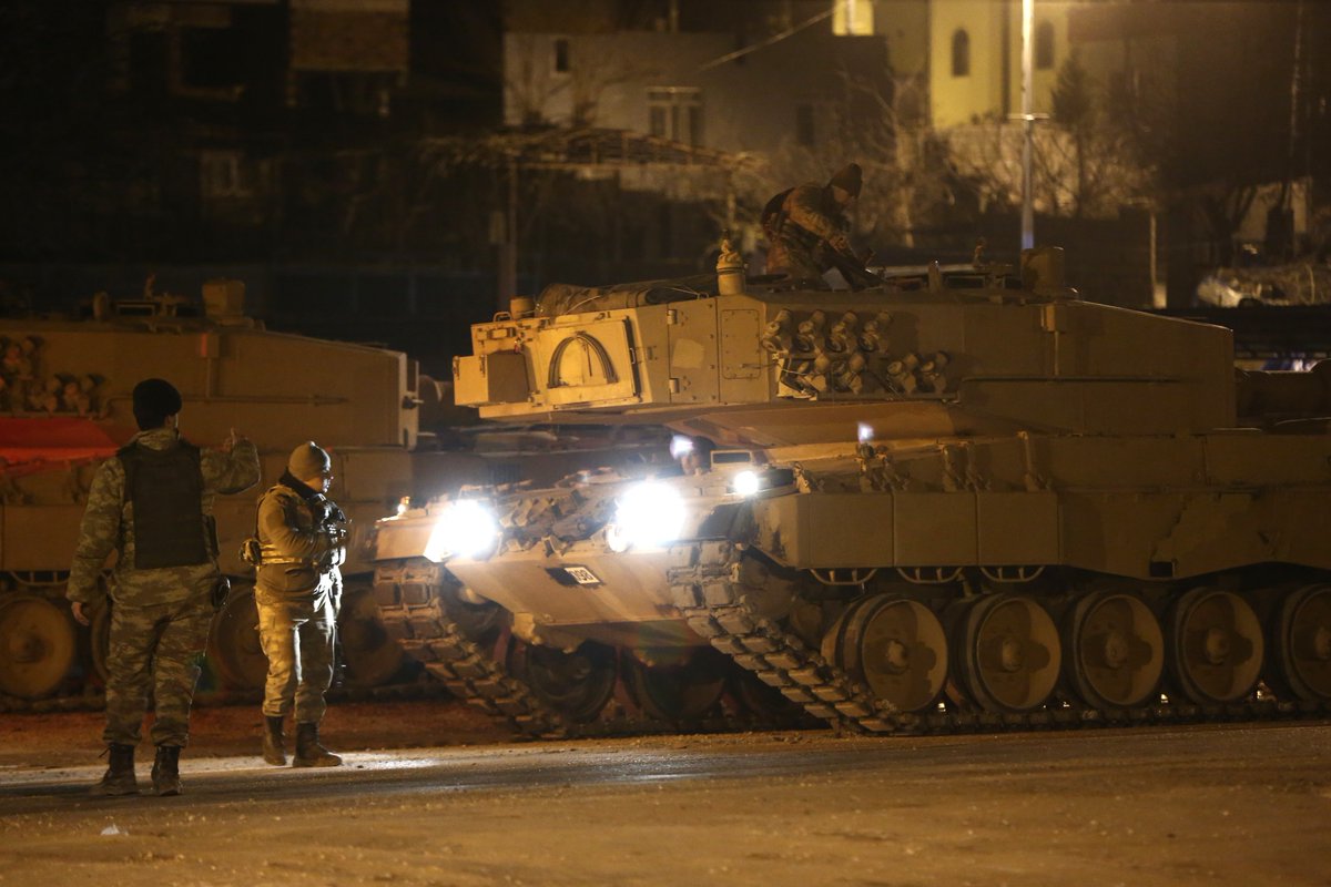 Afrin'e gidecek takviye askeri araçlar Kilis'e ulaştı