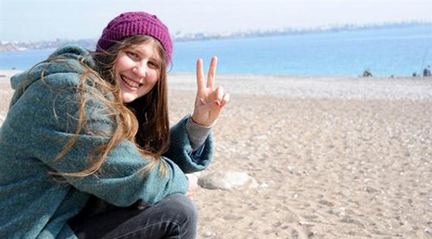 Rakka'da ölen 'kırmızı fularlı kız'a 55 ay hapis cezası