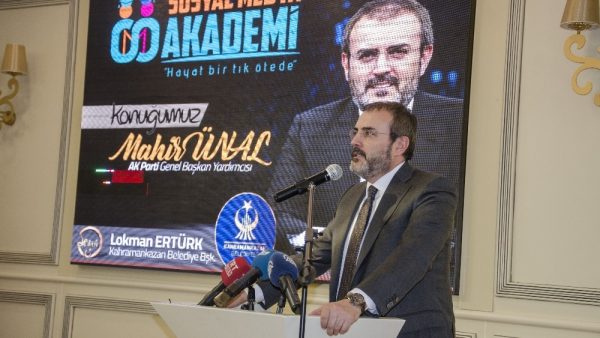 AKP sözcüsü Mahir Ünal: Ne zamandan beri ihanetin adı ifade özgürlüğü olmuştur