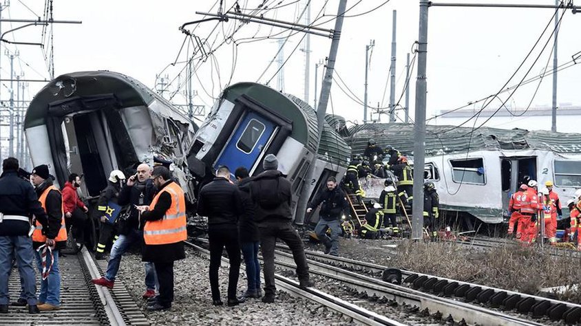 Milano'da tren kazası: En az 2 ölü, 100'den fazla yaralı