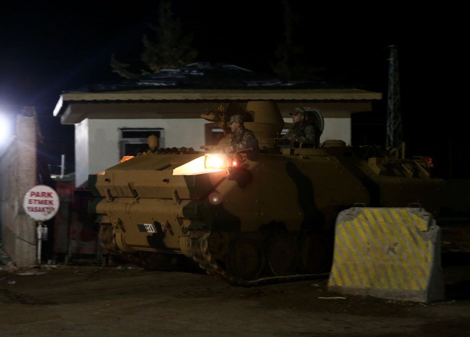VİDEO | Öncüpınar'da askeri sevkiyat: Sınırı geçen tanklar Azez'e gidiyor