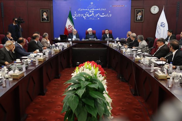 Ruhani: Sosyal medyaya erişim engellenmemeli