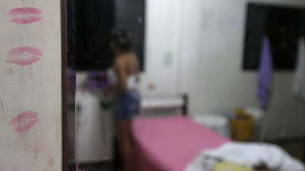 Tukli mushukning porno fotosuratlari