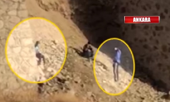 VİDEO | Dehşet görüntüler: Eli silahlı çocuklar kurşun yağdırıyor!
