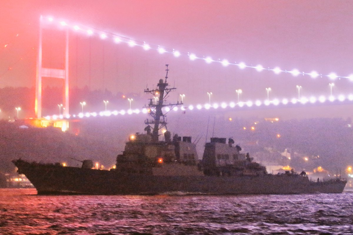 Suriye'yi vuran ABD savaş gemisi Karadeniz'e girdi