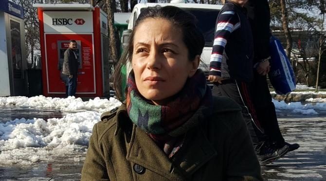 'İstiklal Marşı okunurken ayağa kalkmadığı' gerekçesiyle gözaltına alındı