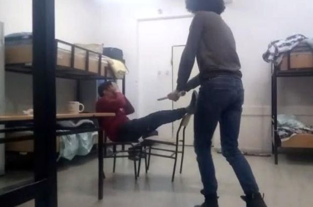 VİDEO | Yurtta sopayla dövdükleri öğrenciyi cep telefonuna çekip sosyal medyadan yayınladılar