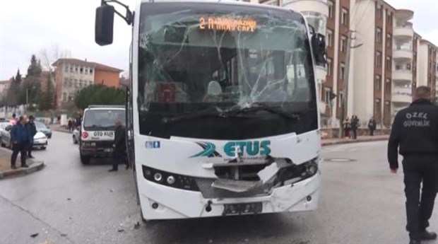Edirne'de okul servisi kaza yaptı: 11 yaralı