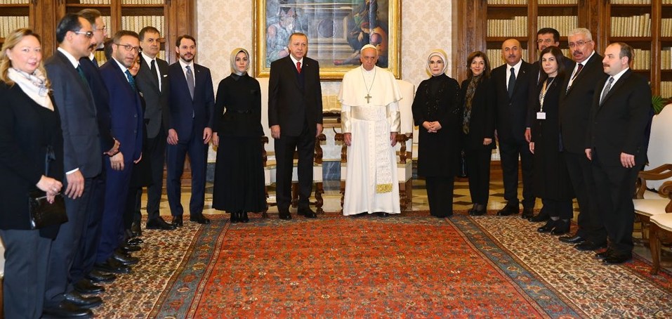 Milli Görüş'cüler Erdoğan-Papa görüşmesinde çekilen fotoğrafı sansürledi